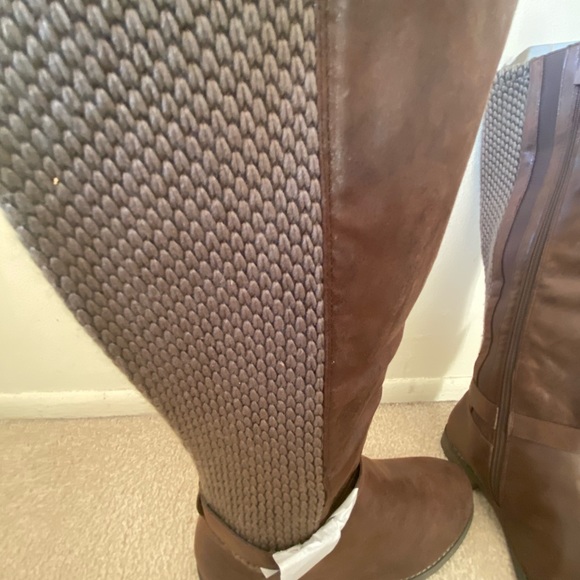 Boots - Picture 2 of 4